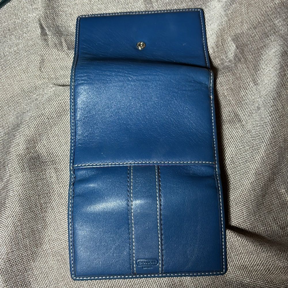 COACH Trifold Small Wallet Credit Card Holder - Picture 3 of 7